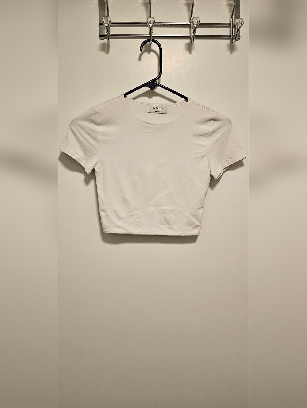 Babaton Size XS White Cropped Crew Tee